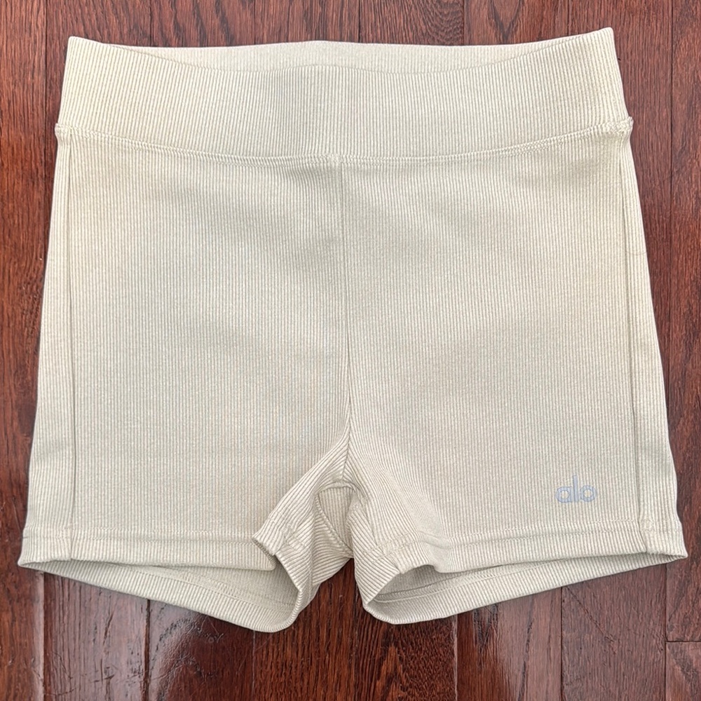 ALO Yoga Cream Bike Shorts with Wide Waistband